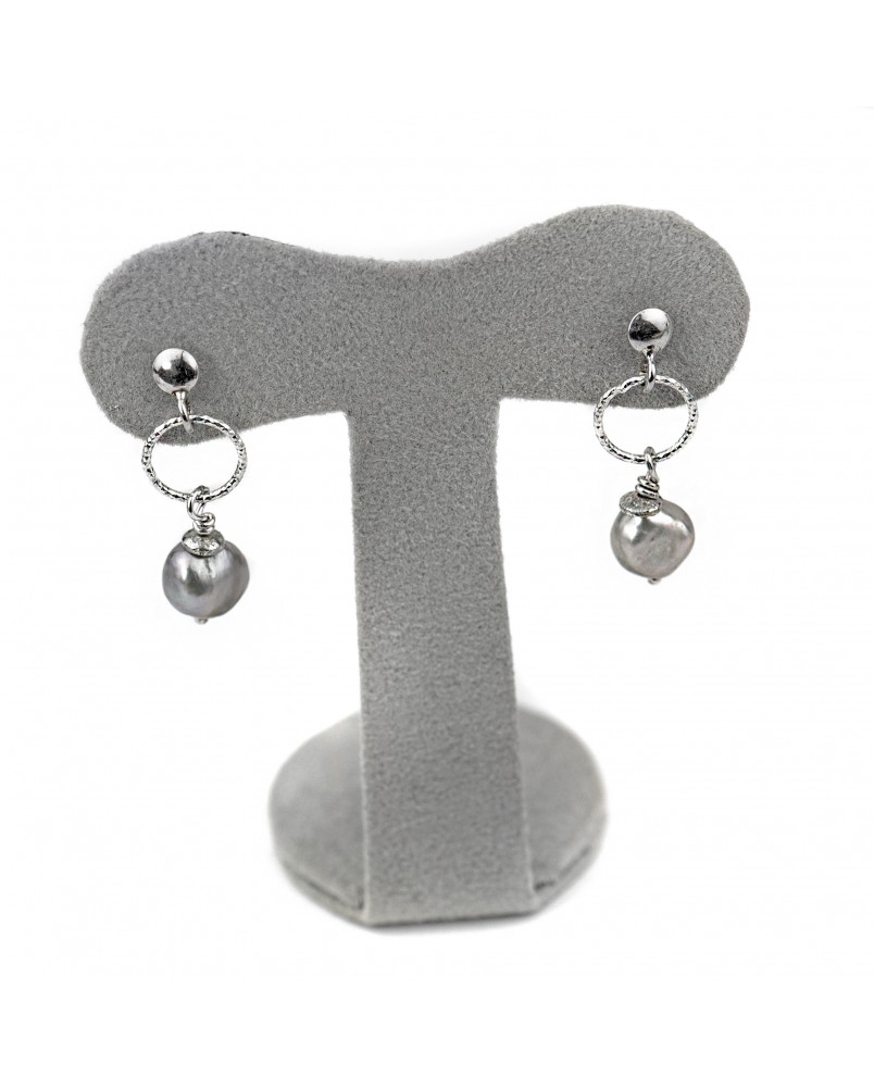 Kolczyki z szarymi perłami