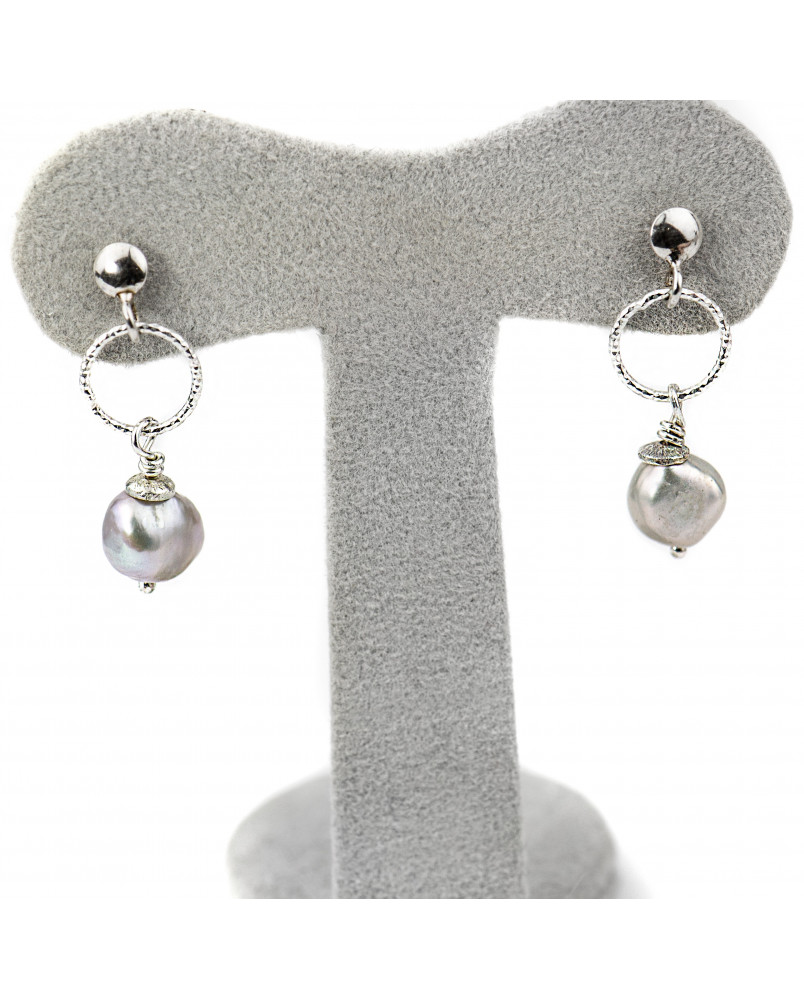 Kolczyki z szarymi perłami