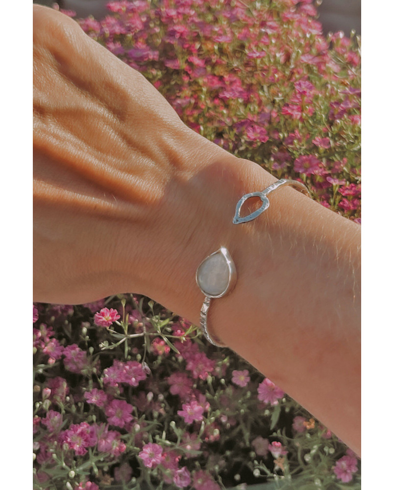 Bransoletka z kamieniem księżycowym