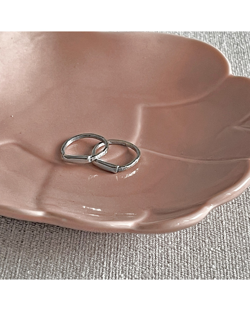 Pierścionek srebrny mini sygnet