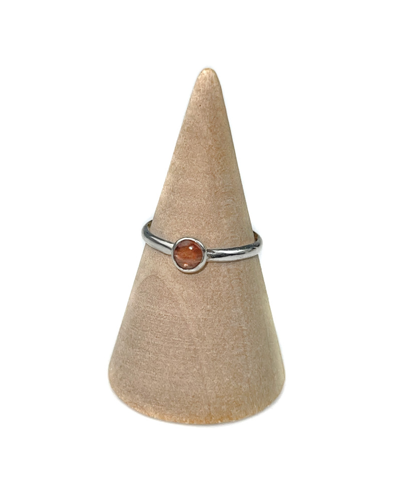 Pierścionek z kamieniem słonecznym