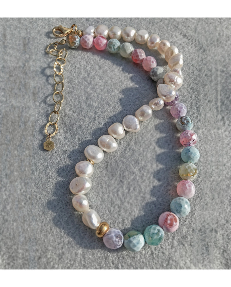 Naszyjnik z agatami i perłami