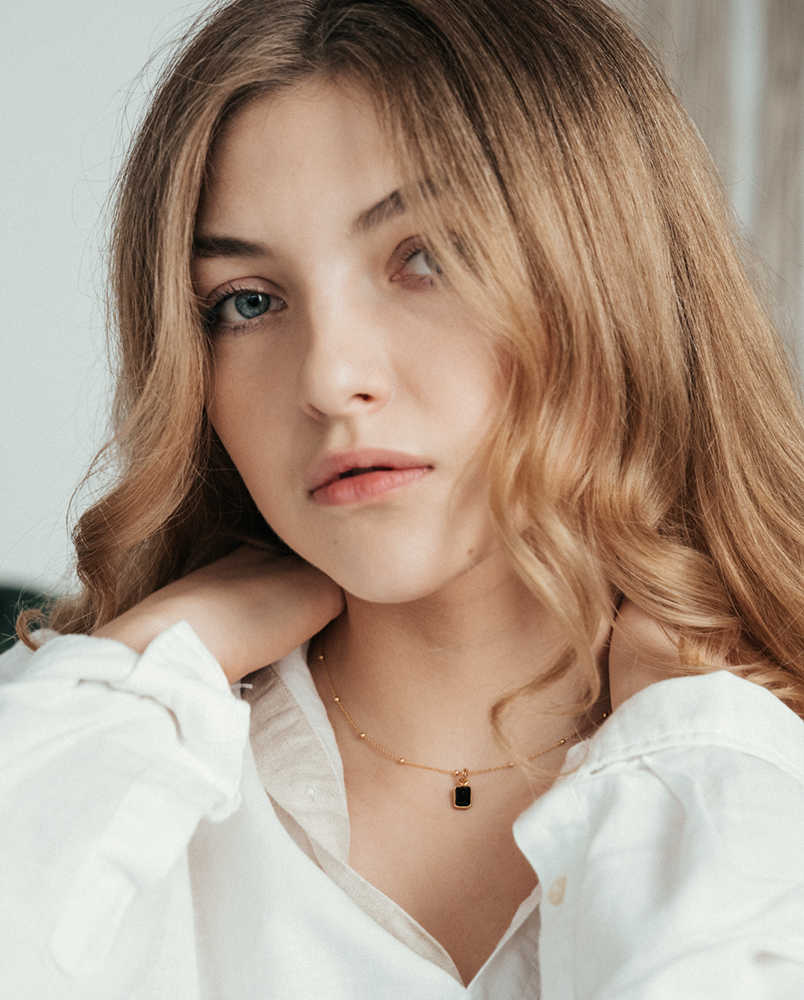 Naszyjnik z onyksem na łańcuszku