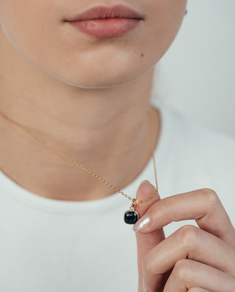 Naszyjnik z szafirem