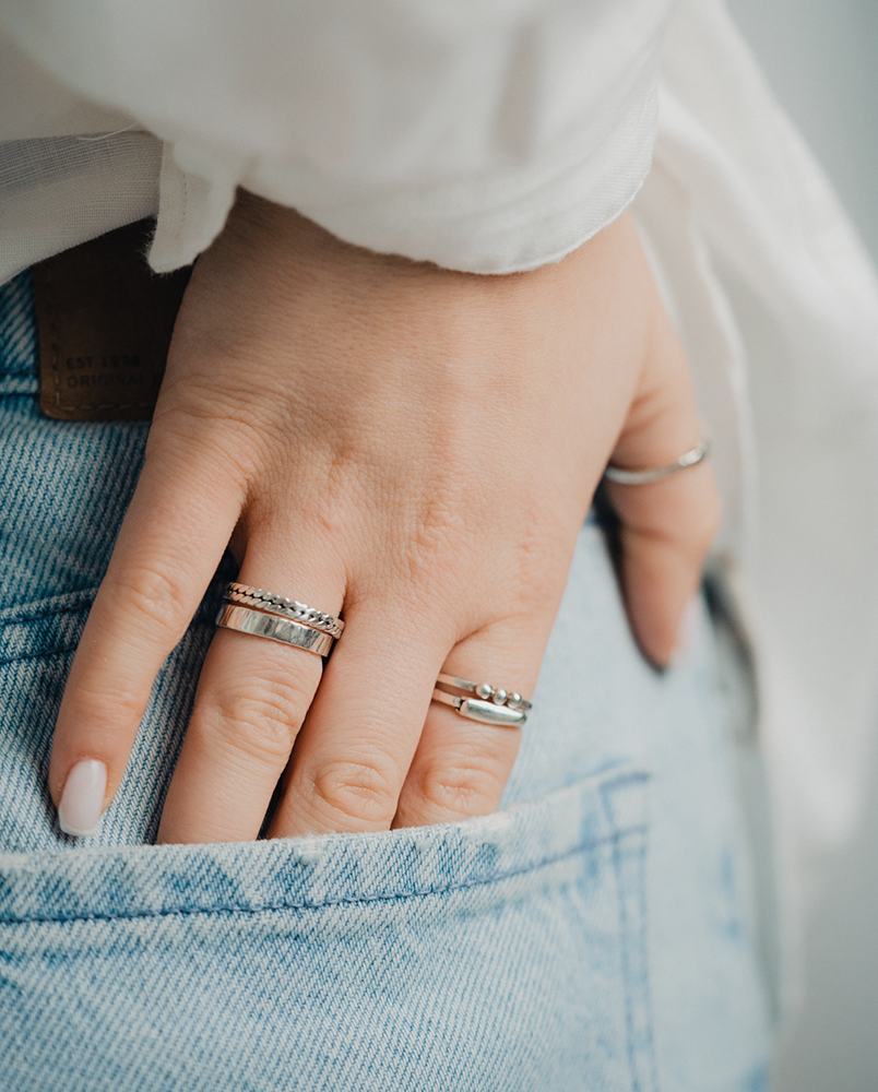 Pierścionek z trzema kulkami