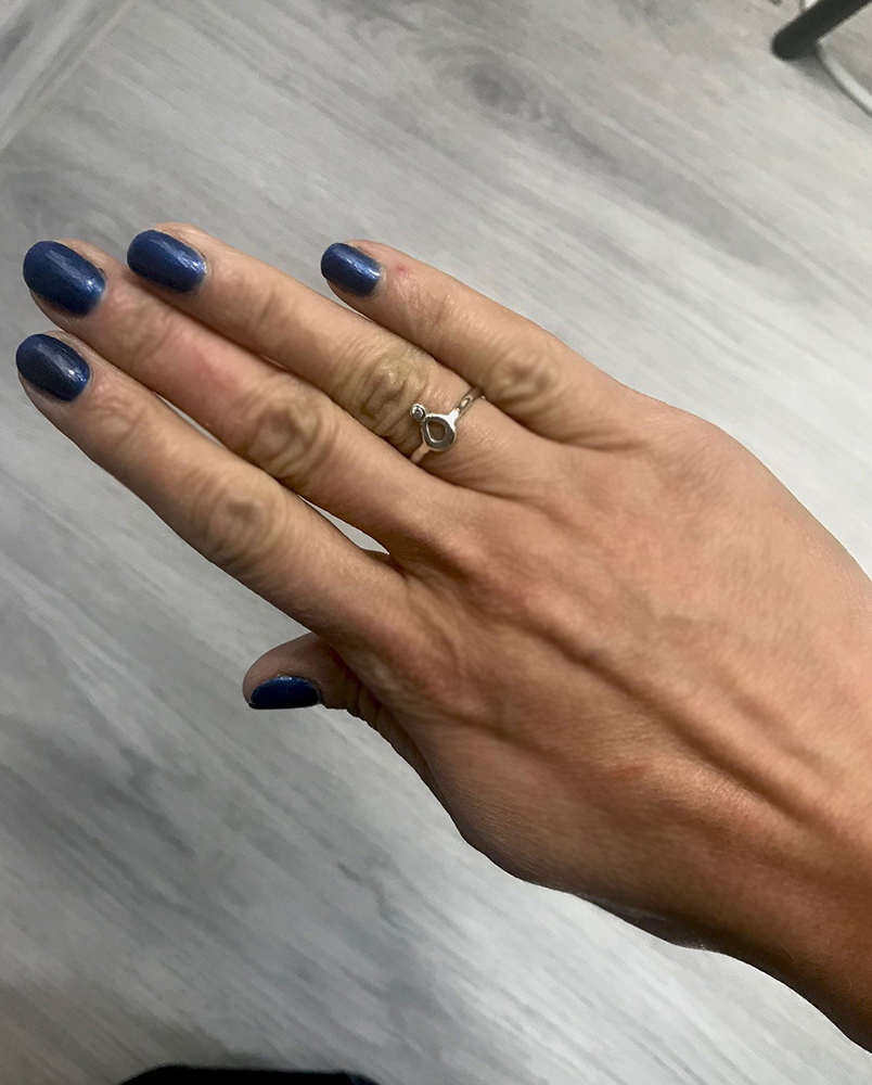 Minimalistyczny pierścionek z cyrkonią