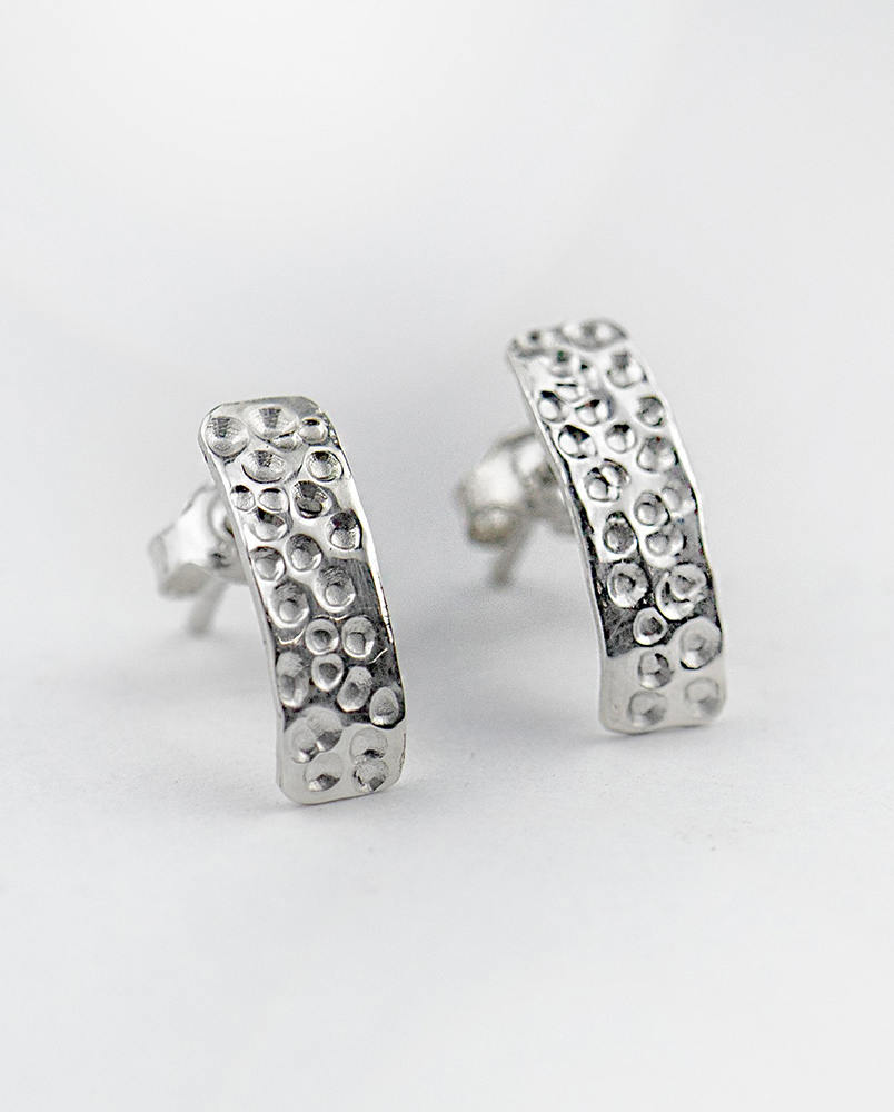Fakturowane kolczyki sztyfty srebrne