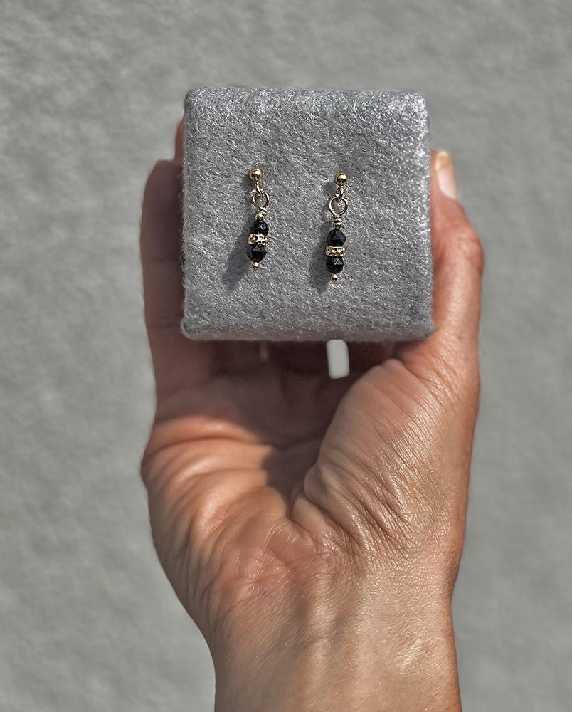 Kolczyki ze spinelem