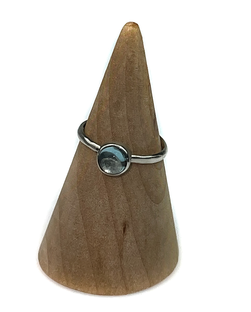 Pierścionek z topazem