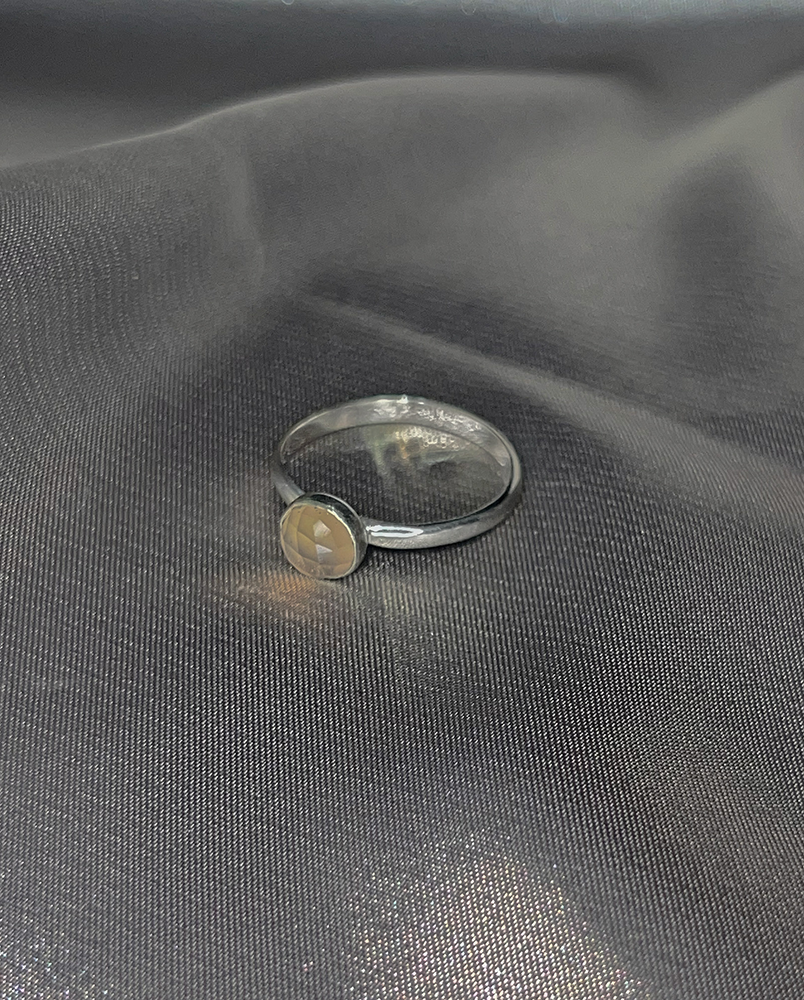 Pierścionek z agatem różowym