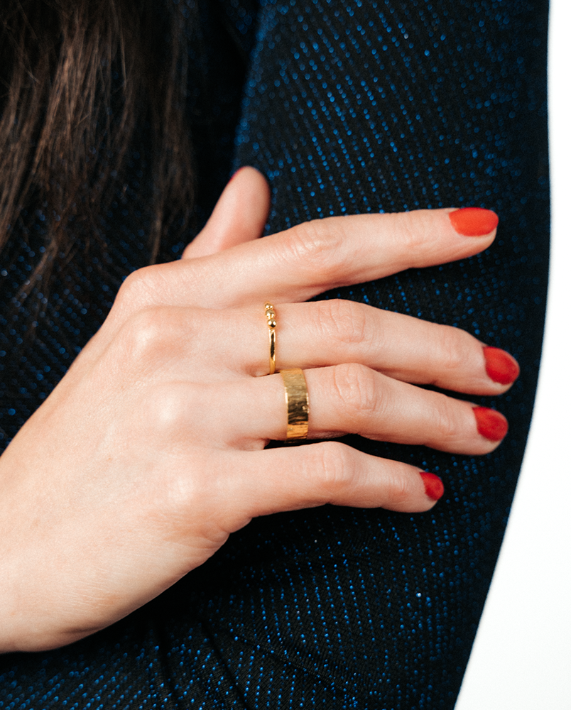 Obrączka fakturowana