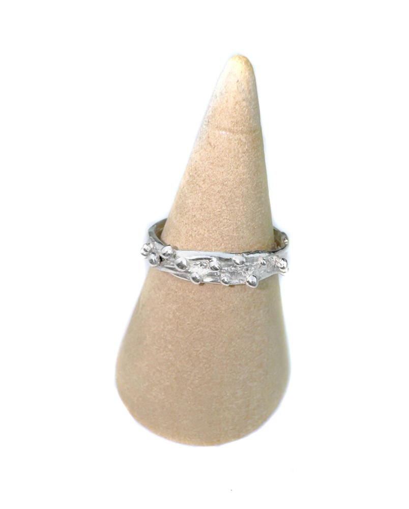 Srebrny pierścionek z kuleczkami