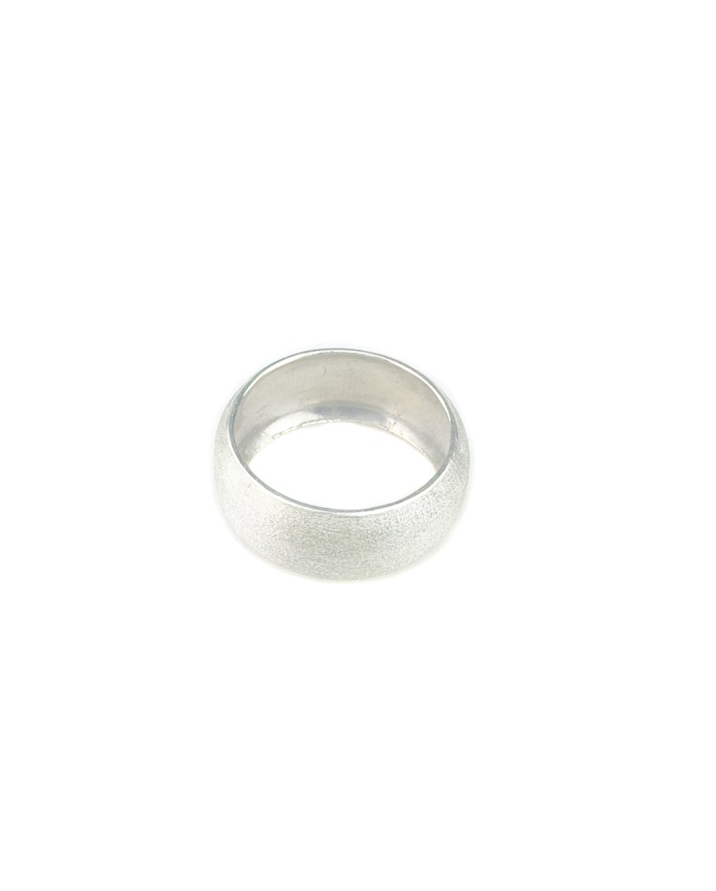 Pękata szeroka obrączka satynowana