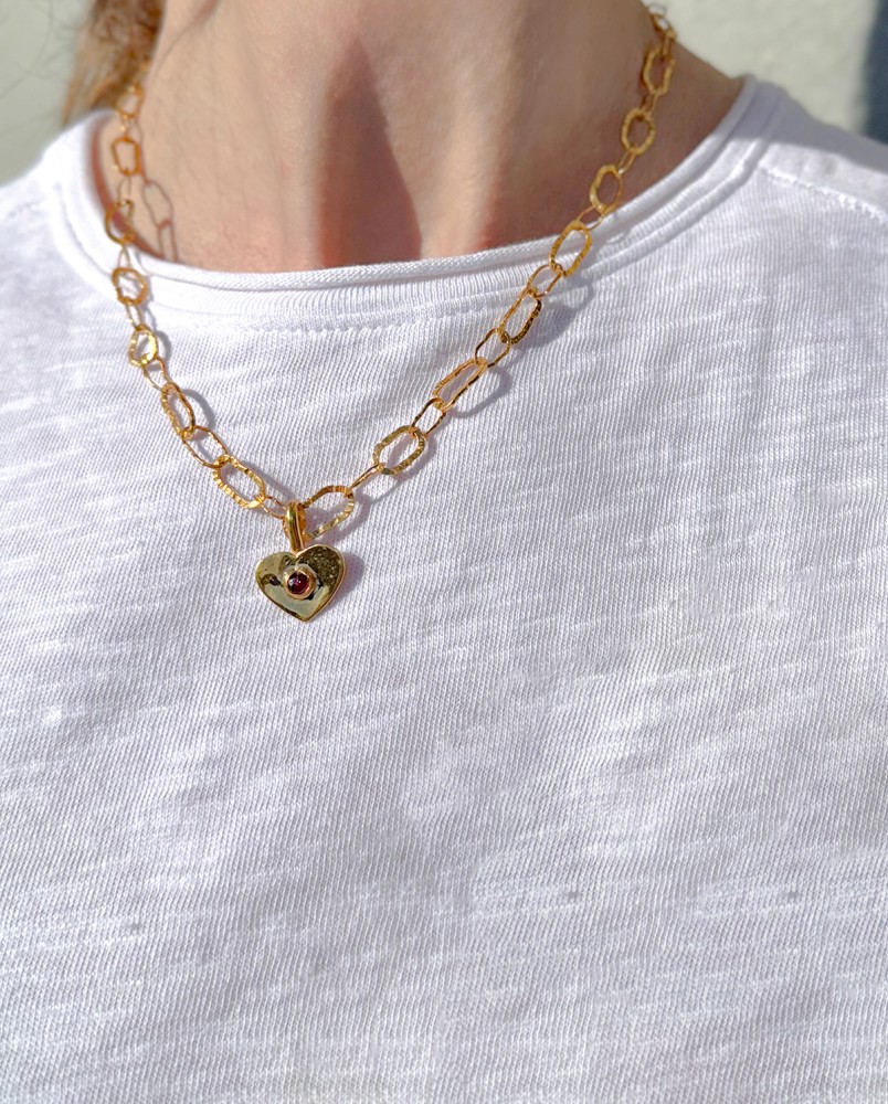 Łańcuch z dużymi ogniwkami z motywem serca i granatem