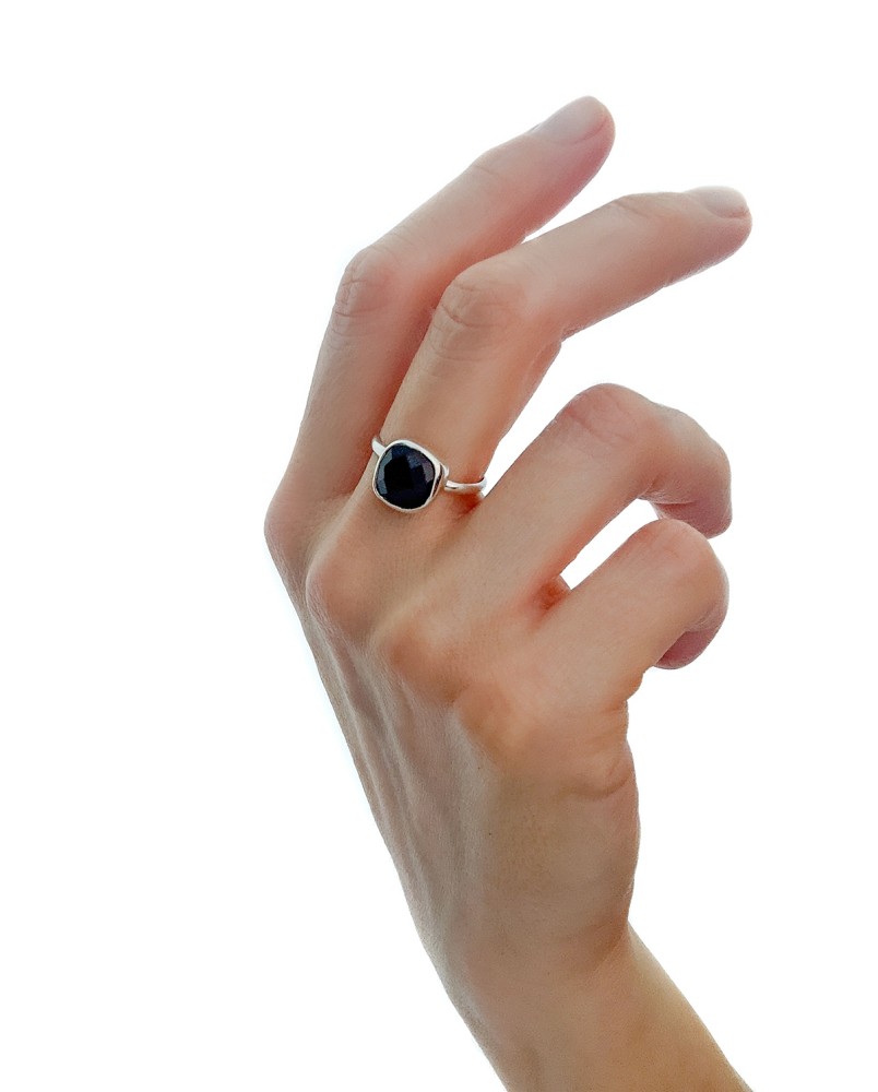 Pierścionek z onyksem