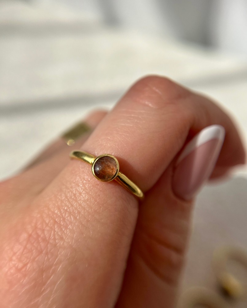 Pierścionek z kamieniem słonecznym