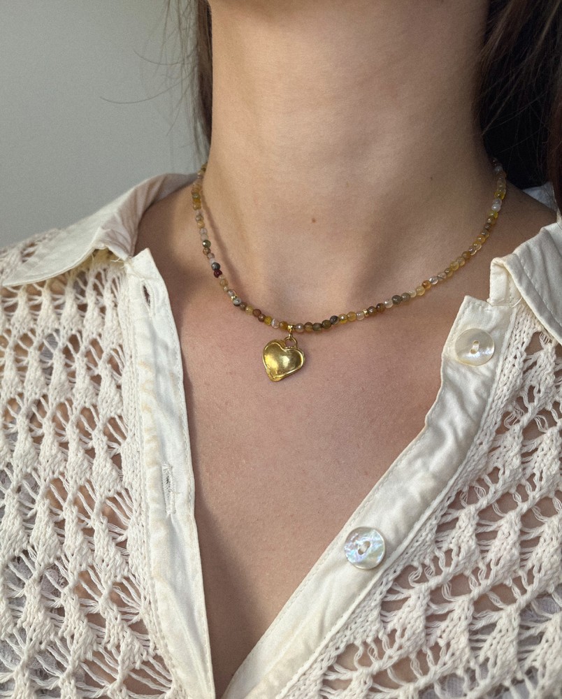 Naszyjnik z kolorowymi agatami i serduszkiem