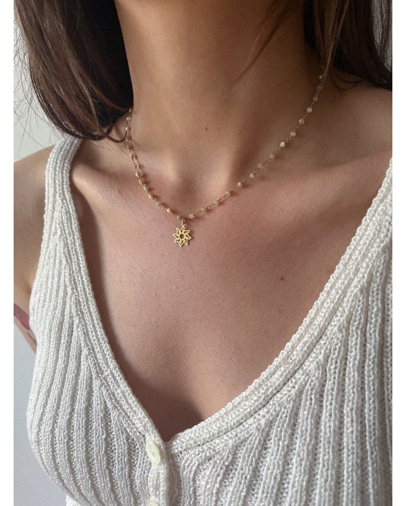 Naszyjnik z kamieniami i słoneczkiem