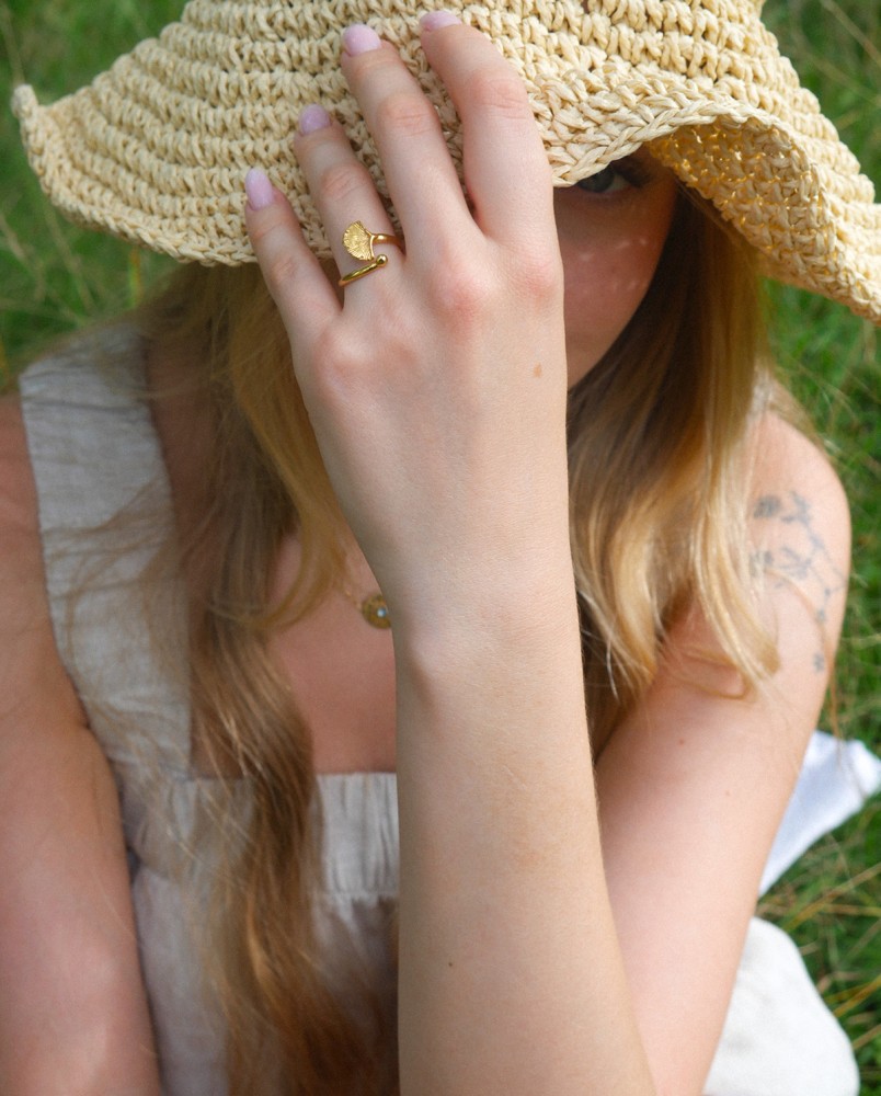 Pierścionek z liściem miłorzębu