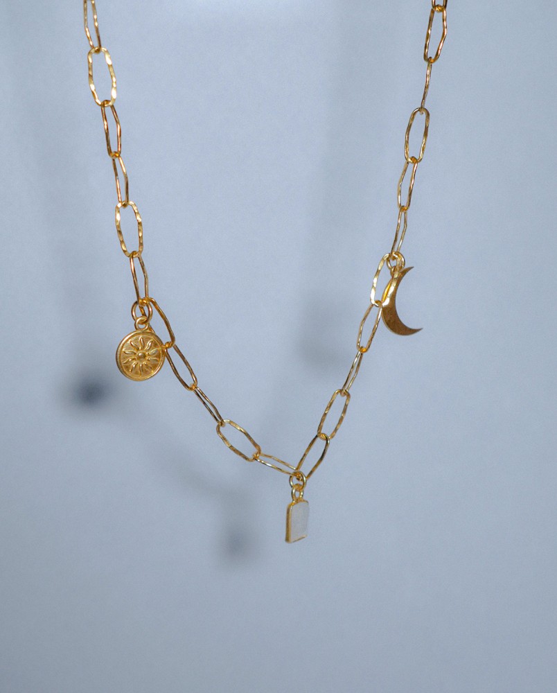 Naszyjnik z zawieszkami