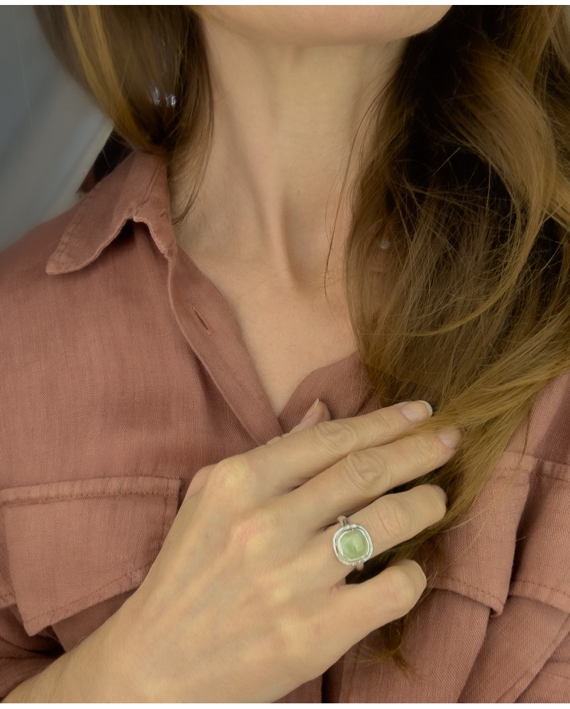 Pierścionek z prehnitem