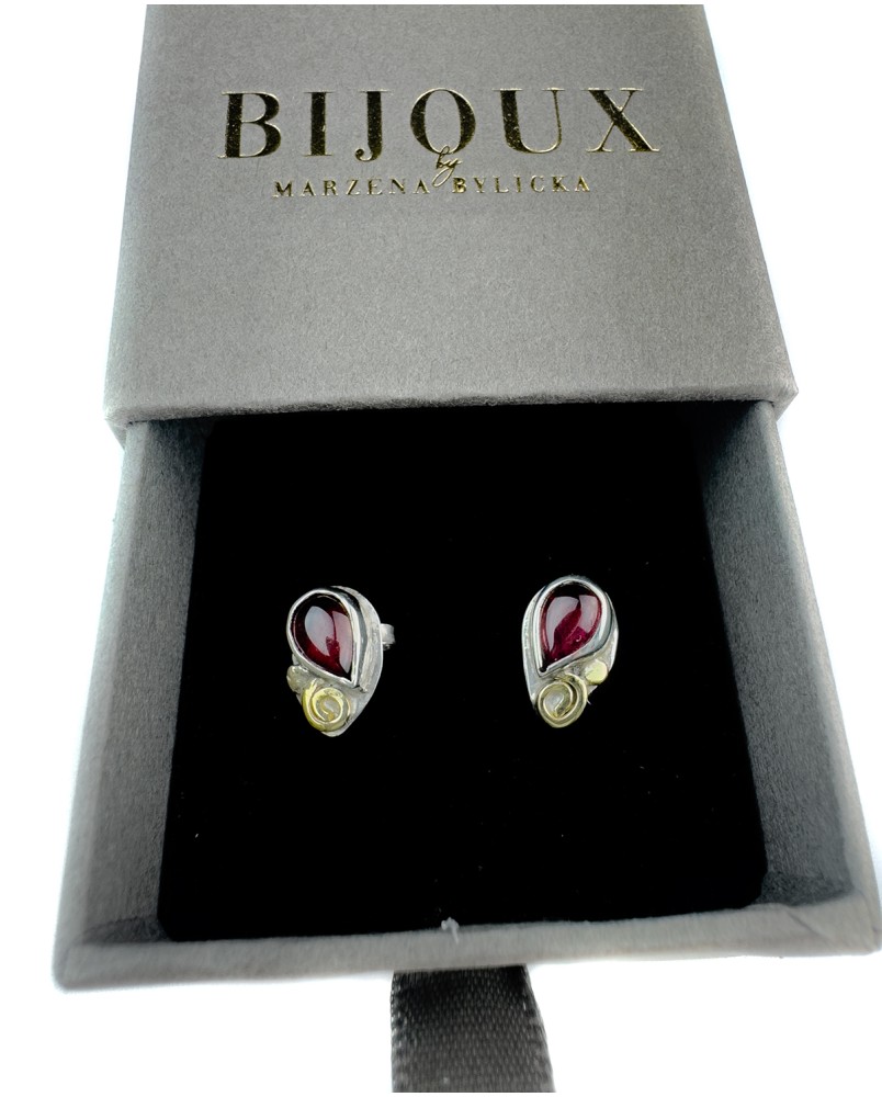 Kolczyki z granatami