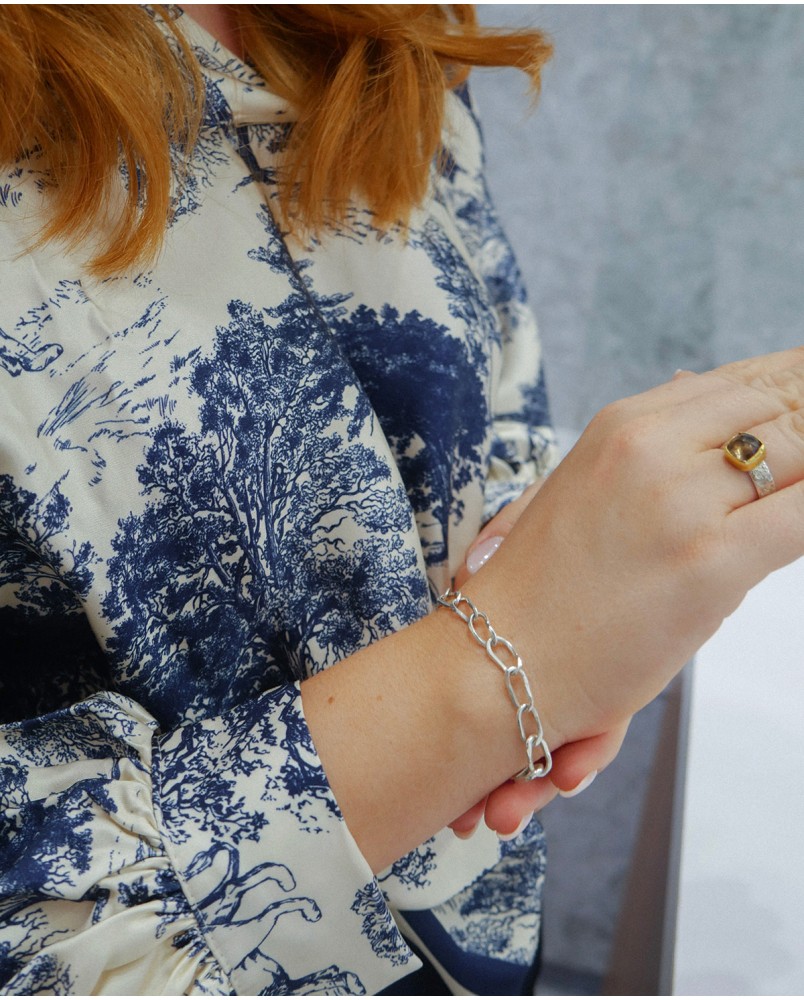 Bransoletka ze skręconymi ogniwami