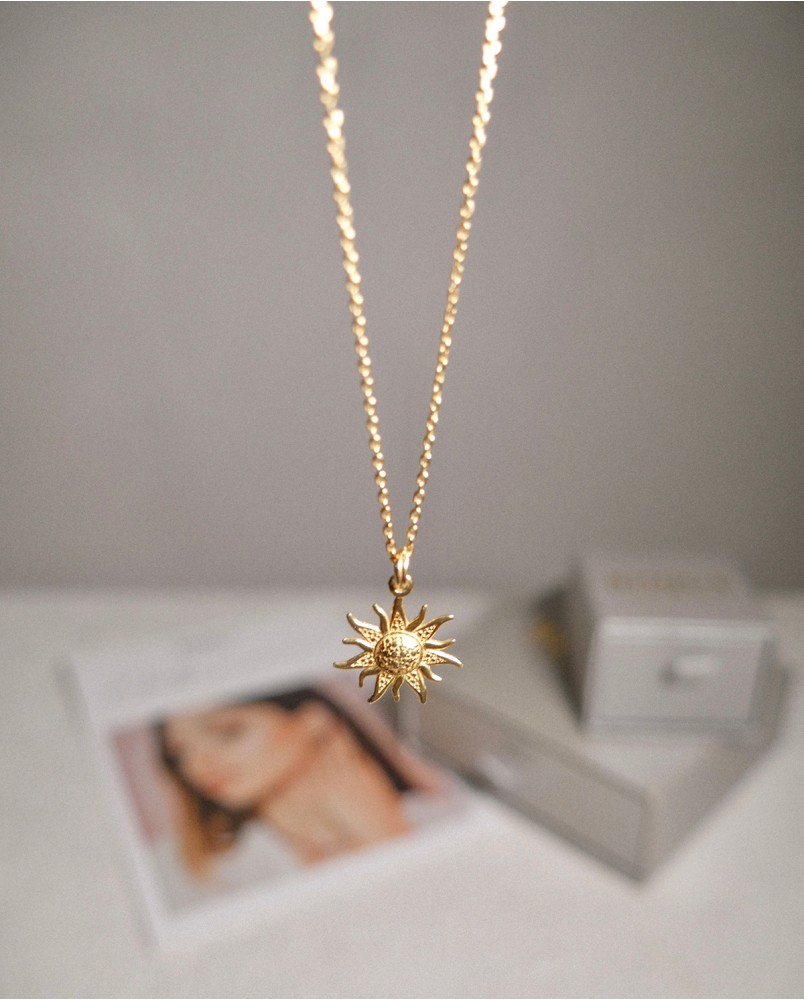 Naszyjnik z motywem słońca