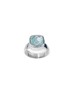 Pierścionek z topazem na srebrnej obrączce