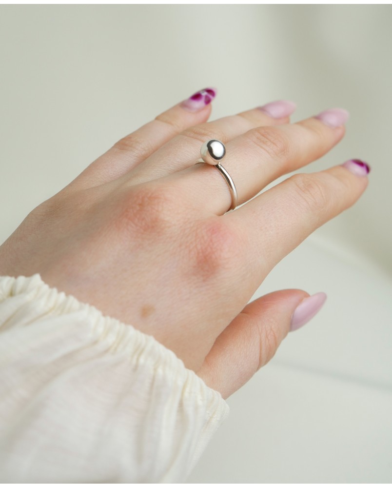 Pierścionek z kulką