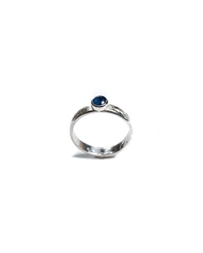 Pierścionek z szafirem