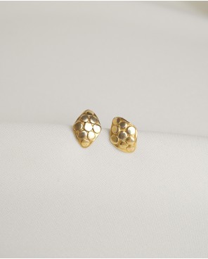 Złote kolczyki łuski