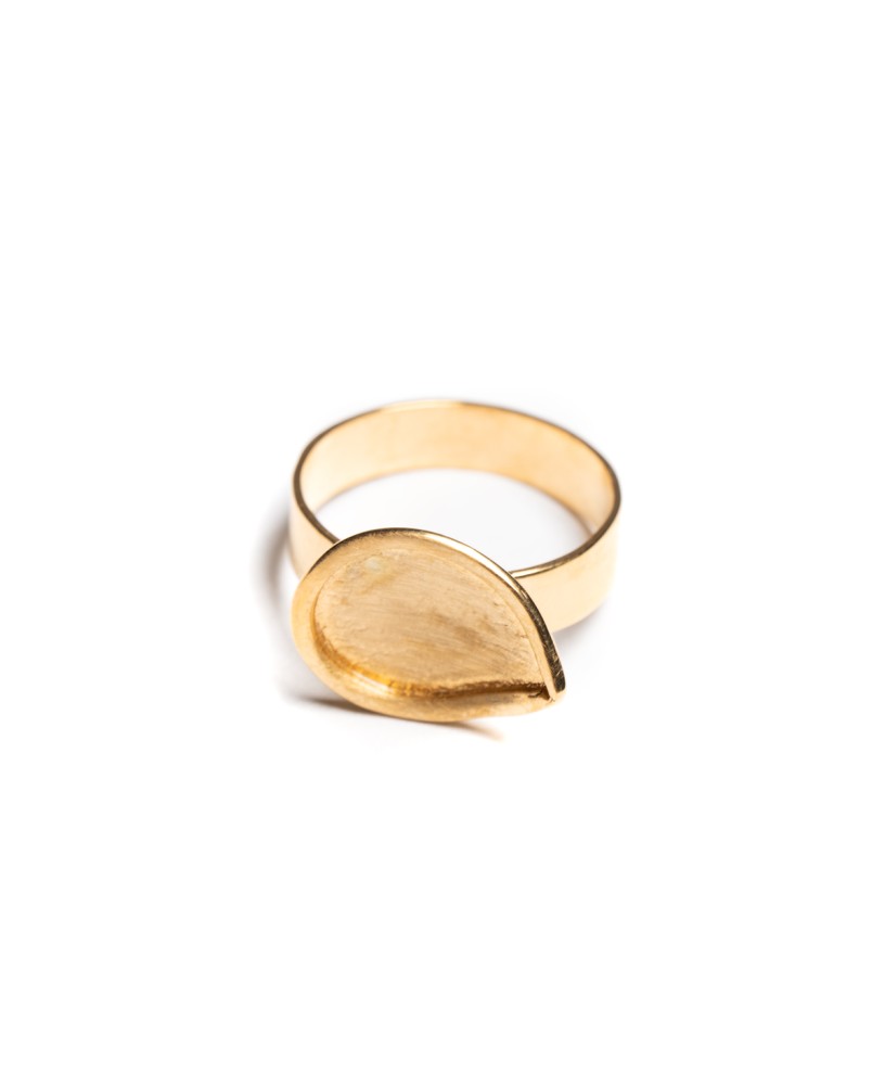 Pierścionek z łezką