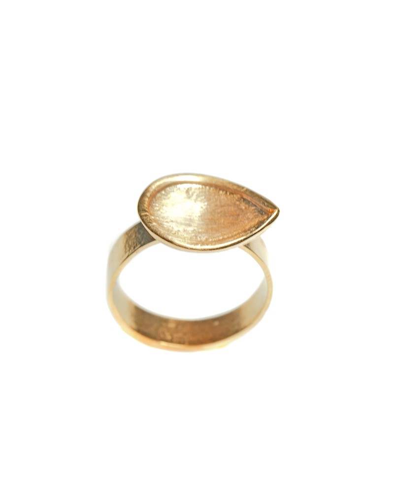 Pierścionek z łezką