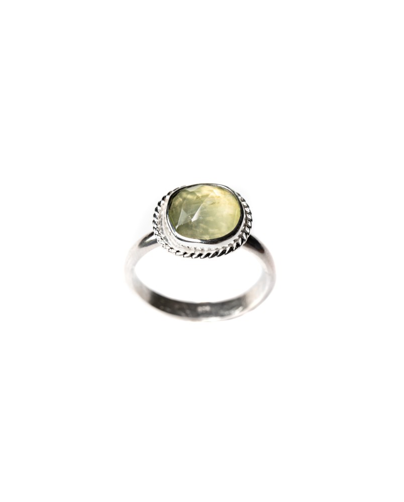 Pierścionek z  prehnitem