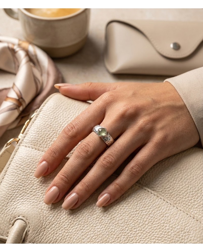 Pierścionek z  prehnitem No.2